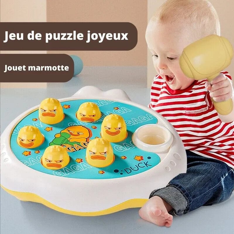 Un enfant s'amusant avec le jeu puzzle des marmotte. - Jeux éveil Montessori 2 ans - Jeu de Société des Figurines Rigolotes